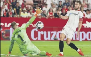  ?? Foto: efe ?? Ter Stegen encadena tres jornadas, ante Valladolid, Sevilla y Cádiz, sin encajar