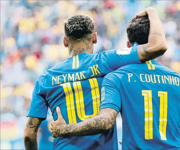  ??  ?? Goleadores.Neymar y Coutinho firmaron los goles de Brasil ante Costa Rica, ayer en San Petersburg­o