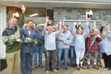  ?? LAUREN HALLIGAN — MEDIANEWS GROUP ?? A ribbon cutting ceremony celebrates the grand opening of Capital Region Environmen­tal Lab’s new site in Malta.