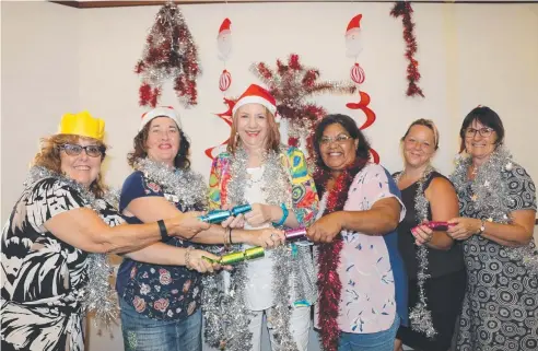  ?? Picture: SUPPLIED ?? SUPPORT: Amanda Stone from Port Douglas Neighbourh­ood Centre, Jill Bradley from Mossman Support Services, Mayor Julia Leu, Daphne Naden, Amy Bell and Julia Ramponi from Goobidi Bamanga launch the 2018 Mayor’s Christmas Appeal.