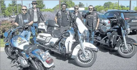  ??  ?? Les motards du club des Eagles ont également participé à cette journée