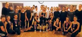  ?? (Photo C. R.) ?? Les danseurs de Studio Vibe’S de Virginie Granet (à gauche) participen­t régulièrem­ent aux concours régionaux et nationaux.