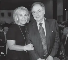  ?? TOM SANDLER/FOR THE TORONTO STAR ?? Apotex founder Bernard Sherman and his wife, Honey.