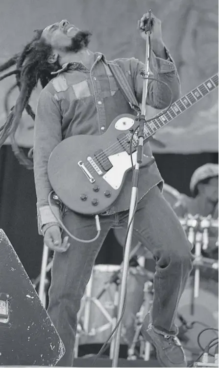  ??  ?? 0 Bob Marley in July 1980 on the Uprising tour of Europe, which included a night at the Glasgow Apollo