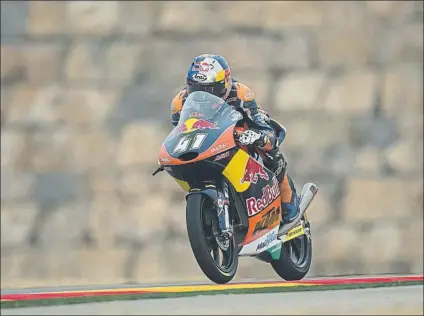  ?? FOTO: GETTY ?? Todos los ojos y todos sus rivales estarán pendientes de Brad Binder. Una victoria o un segundo le darán el título en Aragón