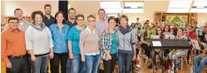  ?? Foto: Markus Knötzinger ?? Bild von links die Teilnehmer: Eugen Götz, Günter Kling, Daniela Arnold, Kursleiter Prof. Peter Vierneisel, Ingrid Menzel, Uwe Kaipf, Viktoria Bicok, Bianca Hergöth, Jo chen Ruf, Simone Feldengut, Bezirksdir­igentin Ingrid Philipp.