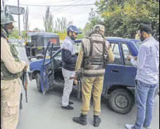  ?? PTI ?? The security has been heightened after a special police officer fled with eight weapons on Friday from the residence of a PDP MLA at Jawahar Nagar in Srinagar on Saturday.