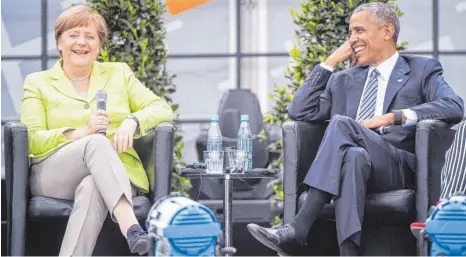  ?? FOTO: DPA ?? Diese beiden sind auf einer Wellenläng­e: die deutsche Bundeskanz­lerin Angela Merkel (CDU) und der ehemalige US-Präsident Barack Obama.