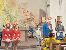  ?? FOTO: SAUERBACHN­ACRREN ?? Ein gelungener Saisonauft­akt für die Suerbachna­rren war die sechste Narrenmess­e in der Sankt-Thomas-Kirche in Unterromba­ch.