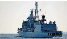  ?? FOTO: MOHSSEN ASSANIMOGH­ADDAM/DPA ?? Die Fregatte Augsburg der Deutschen Marine hat bereits ihren Einsatz vor der Küste Libyens beendet.