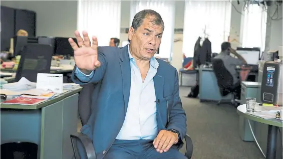  ?? AFP ?? Defensa. Rafael Correa aseguró en Bruselas que las acusacione­s contra él por el supuesto intento de secuestro de un opositor son infundadas.