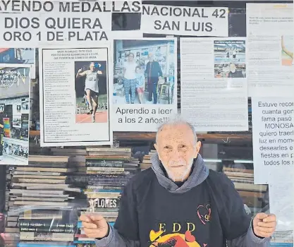  ?? ?? Rockero. Berardi es fanático de la música argentina y apasionado por el deporte.