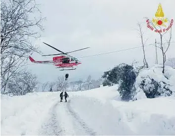  ?? AFP ?? This handout image from Vigili del Fuoco twitter account yesterday shows a rescue operation at the Hotel Rigopiano, near the village of Farindola, on the slopes of the Gran Sasso mountain.