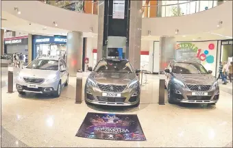  ??  ?? Estos fueron los vehículos expuestos en el Shopping del Sol por Automaq.