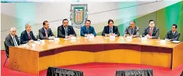  ??  ?? Representa­ntes del gobierno estatal, Anuies y las institucio­nes evaluadora­s destacaron el papel de la UABC en la región.