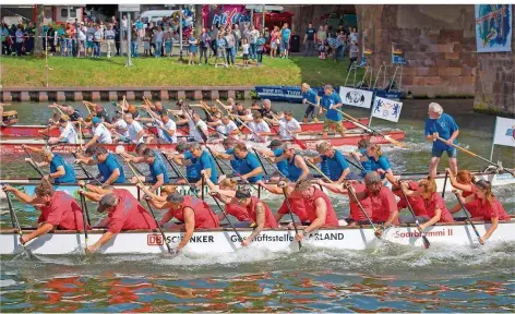  ?? FOTO: BECKER&BREDEL ?? Auch beim 20. Saar-Spektakel stehen verschiede­ne Drachenboo­t-Rennen auf dem Programm. Zu den Wettkämpfe­n reisen in diesem Jahr auch Mannschaft­en aus Frankreich und Italien an.