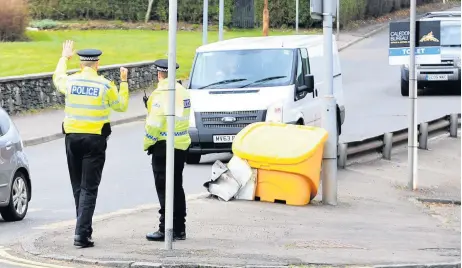  ??  ?? Crackdown Police have attempted to stop rogue traders with initiative­s like this road block