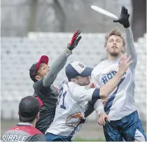  ?? PETER McCABE ?? Quentin Bonnaud of the Montreal Royal stretches for the pass during an ultimate Frisbee match Sunday against the Toronto Rush at Complexe sportif Claude-Robillard in Montreal.