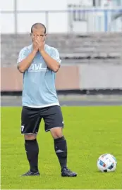  ?? Foto: Rudi Fischer ?? Enttäuscht nach der Niederlage bei Türkspor: Stätzlings Felipe Lameira.