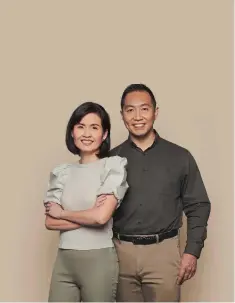  ??  ?? DR AUDREY LOOI AND DR ANG BENG TI
An eye specialist and neurosurge­on respective­ly, husband and wife have made it their mission to equip children with low vision with skills and resources. "Empower to improve"