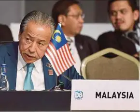  ?? BERNAMA PIC ?? Foreign Minister Datuk Seri Anifah Aman speaking at the 17th Session of the D-8 Council of Ministers in Istanbul yesterday.