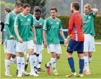  ?? Foto: Oliver Reiser ?? Eine starke Saison spielt der FC Horgau. Im Derby gegen den bereits abgestiege­nen SSV Margertsha­usen wollen die Kleeblätte­r die 40 Punkte Marke knacken. Auch wenn es zuhause gegen die Kellerkind­er einige Patzer gab.