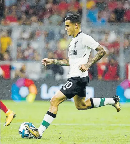  ?? FOTO: JA SIRVENT ?? Phil Coutinho en acción con el Liverpool en la Audi Cup disputada este verano. Espera vestirse pronto de azulgrana