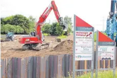  ?? SZ-FOTO: DKD ?? Viel Erde wird auf der Hochwasser­schutzbaus­telle bewegt.