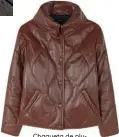  ??  ?? Chaqueta de plumas y piel marrón, de Uterqüe (359 €).