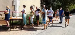  ??  ?? L’entrée était filtrée en raison des règles sanitaires mais le public a répondu présent.