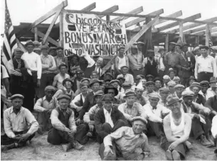  ?? | SUN- TIMES FILES ?? Chicago veterans in 1932 at their temporary home inWashingt­on waiting for congressio­nal action on the soldier bonus.