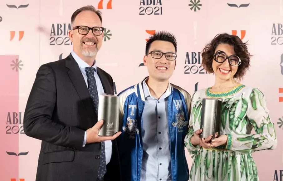  ??  ?? Left to Right: Garth Nix, Oliver Phommavanh, Alice Zaslavsky