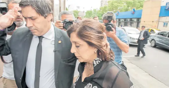  ??  ?? A indagatori­a. Silvia Majdalani, ex número dos de la AFI durante la gestión macrista, irá a indagatori­a en la causa por inteligenc­ia ilegal.