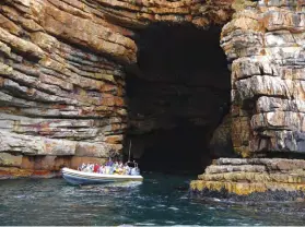  ??  ?? BELOW, LEFT the majestic sea cave you can enter, by boat, when the sea is calm. skipper dave hurwitz says a family of otters lives nearby. BELOW, RIGHT goodlookin­g bontebok are often seen near sirkelsvle­i. OPPOSITE late afternoon on gifkommetj­ie ridge.