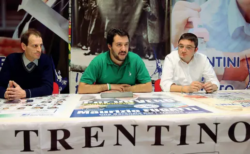  ??  ?? Correva l’anno La conferenza stampa del 2013 in cui Salvini lanciava Fugatti come candidato presidente di una Lega all’epoca solitaria (Foto Rensi)