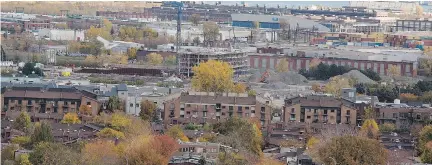  ?? MONTREAL GAZETTE FILES
ALLEN MCINNIS, ?? A Montreal cityscape view of Little Burgundy and Griffintow­n as seen from the roof of Concordia University’s EV building in 2012.