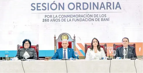  ?? FUENTE EXTERNA ?? El Senado sesionó desde Baní, provincia Peravia, en ocasión del 260 aniversari­o del municipio.