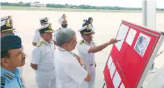  ??  ?? Defence Minister Manohar Parrikar monitors search operations