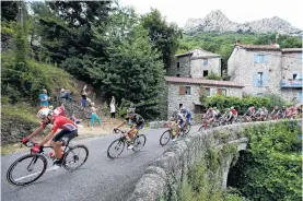  ?? PHOTO: REUTERS ?? The breakaway in action during stage 14 of the Tour de France, from SaintPaulT­roisChatea­ux to Mende, on Saturday.