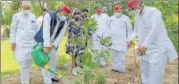  ?? HT PHOTO ?? Samajwadi Party president Akhilesh Yadav planting a sapling on World Environmen­t Day on Saturday.