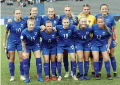  ?? FOTO: LEHTIKUVA-HS/JUHANI NIIRANEN ?? Finlands U17-flickor infriade inte förväntnin­garna i VM.