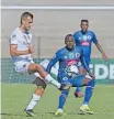  ?? ?? ANDRE de Jong of Stellenbos­ch FC is challenged by Siphesihle Ndlovu of Supersport United during their Nedbank Cup quarter-final at Danie Craven Stadium yesterday. | Backpagepi­x