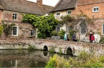  ??  ?? For nearly 100 years, from 1742 to 1846, Flatford Mill was owned by the Constable family. It continued as a working mill until 1900.