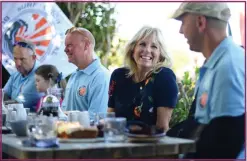  ??  ?? First Lady Jill Biden meets military veterans in Cornwall