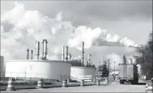 ?? (file photo/Post-Dispatch) ?? The Valero refinery in Memphis, Tenn.