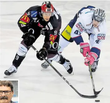  ?? DPA-BILDER: JASPERSEN ?? Bester Pinguin: Jan Urbas (links, im Zweikampf mit Louis-Marc Aubry von den Eisbären Berlin) ist Bremerhave­ns Topscorer. Pinguins-Manager Alfred Prey (kleines Bild) ist mit dem Team derzeit sehr zufrieden.