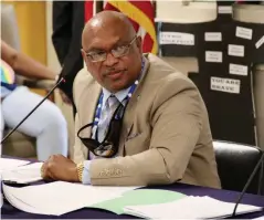  ?? (Pine Bluff Commercial/Eplunus Colvin) ?? County Judge Gerald Robinson said that without a rate increase, the county would be out $363,000 to help pay for customers’ trash pickup.