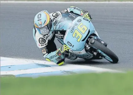  ?? FOTO: EFE ?? Joan Mir se coronó campeón en Phillip Island. Este sábado será la celebració­n oficial del título mundial de Moto3 alcanzado por el balear