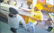  ?? HT PHOTO ?? A CCTV grab showing the two miscreants at PNB bank in Tarn Taran on Wednesday.