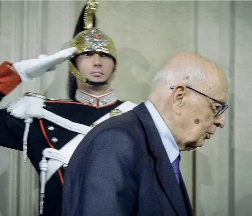  ??  ?? Al Quirinale Il presidente emerito della Repubblica italiana e senatore a vita Giorgio Napolitano, 92 anni (Imagoecono­mica)